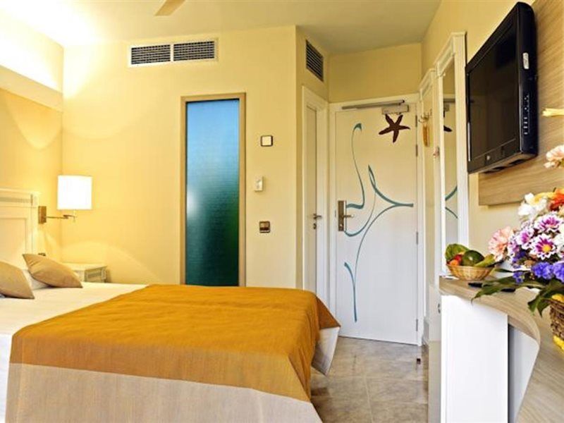 Hotel Bahia Del Sol Santa Ponsa Exterior photo
